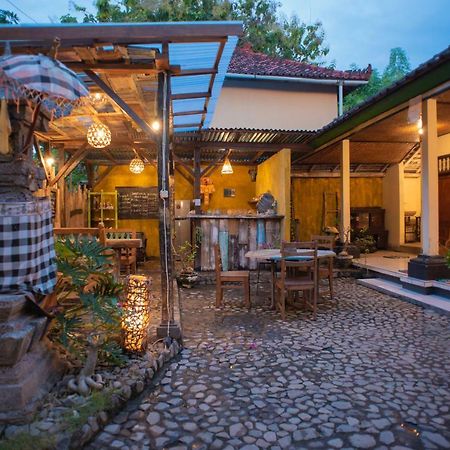 The Village Bed And Breakfast Lovina  Exterior photo